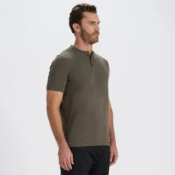 Short-Sleeve Ever Henley | Oregano 8 Short-Sleeve Ever Henley | Oregano -Men's Apparel Shop V165ORE 2