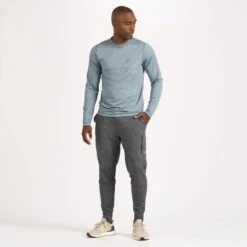 Long-Sleeve Tradewind Performance Tee | Steel Blue Heather 9 Long-Sleeve Tradewind Performance Tee | Steel Blue Heather -Men's Apparel Shop V177HSB 4 20276565 7e96 4e04 8edf 51d7dbe0ab78