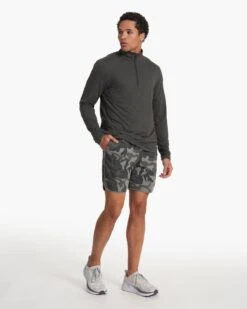 Ease Performance Half Zip | Charcoal Heather -Men's Apparel Shop V221HCC SP21 M ECOMM FULL 2508