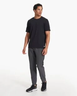 Transit Jogger | Charcoal -Men's Apparel Shop V417CCL SP18 M ECOMM FULL 0612 4x5 6026b2f0 ba85 4de0 a264 9a2cb6bb00ce