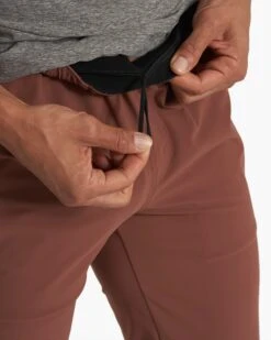 Fleet Pant | Hazelnut -Men's Apparel Shop V429HZN SP23 M ECOMM PANTS DETAIL 2732 1X1 3f837752 2ff9 4694 9153 ba28fe1c851b