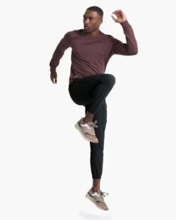 Fleet Jogger | Black -Men's Apparel Shop V444BLK SP23 M ECOMM PANTS 02236 1X1 c0da4610 7788 4760 92a1 65e7d1eabefb