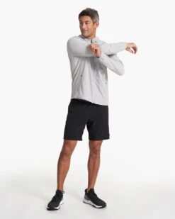 Outdoor Trainer Shell | Platinum Linen Texture -Men's Apparel Shop V512PTL SP21 M ECOMM FULL 0116 1x1 b41e84b4 91e1 4900 95fd 8f2ec90163a8