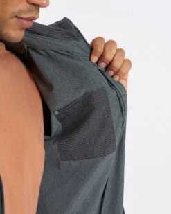 Outdoor Trainer Shell | Smoked Beryl Linen Texture -Men's Apparel Shop V512SBX SP23 M ECOMM JACKETS DETAIL 2593 1x1 adf6ed51 3816 49a2 a509 093399534f6b